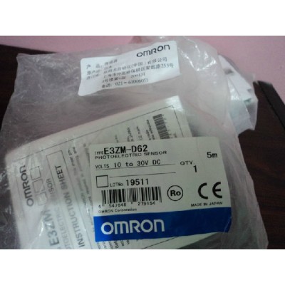 E3ZM-D62 5M Omron photoelectric switch new